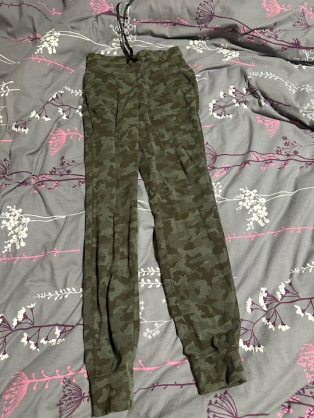 Lululemon Ready to rulu joggers size 6